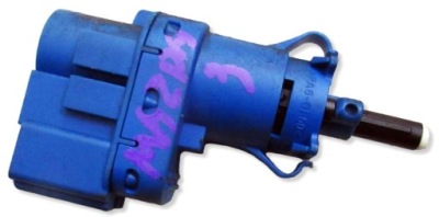 Mazda 3 1.6 датчик світла педалі гальма стоп-сигнал стоп фото №1