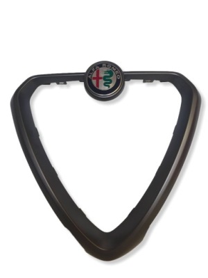 Alfa romeo tonale - рамка решетка фото №1