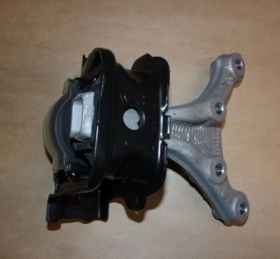 Подушка двигуна c c3,p 208,2008 1.2thp фото №1