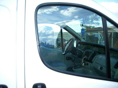 Скло права двері vivaro trafic primastar фото №1
