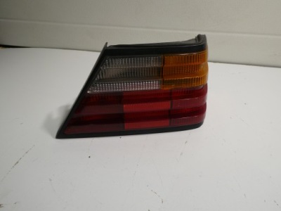 Лампа задній права mercedes 124 w124 sedan фото №1
