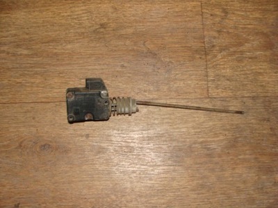 Замок привод крышка заливной топлива land rover discovery 2 ii фото №1