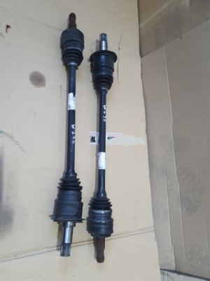 Привідний вал задня права mercedes w213 w238 a2133507807 фото №1