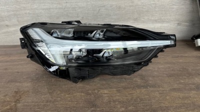 Volvo xc60 ii lift лампа передняя правая full led europa 32420440 фото №1
