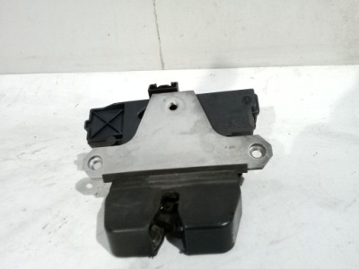 Volvo v50 замок крышки задняя фото №1