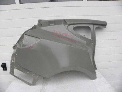 Tesla model 3 3 highland крило задній права сторона 2024 рік фото №1