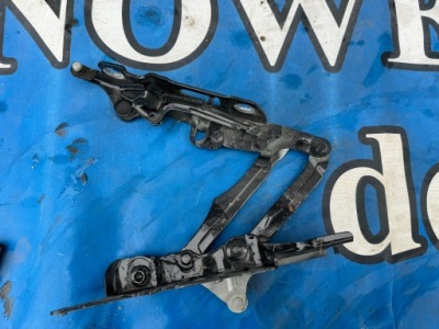 Porsche panamera 971 петля капот правый oryg 971823612 фото №1