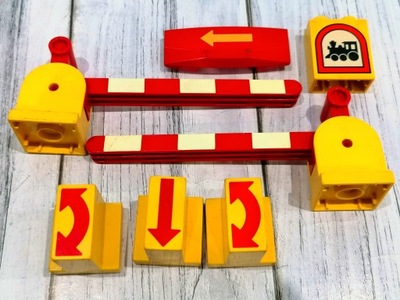 Lego Duplo elementy przejazd kolejowy
