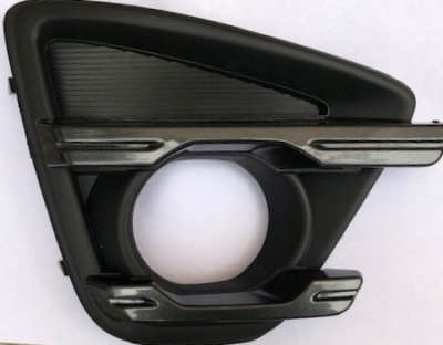 Решітка радіатора бампера mazda cx-5 2017- kb8b50c11c правий фото №1