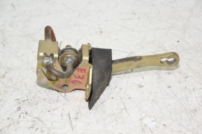 Bmw e36 ограничитель дверь правый  перед фото №1