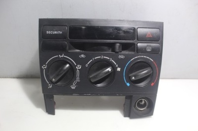 Панель керування обдув toyota corolla verso e120 фото №1