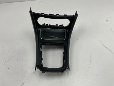 Mercedes-benz a w176 2016 елементи тунель середнього фото №1