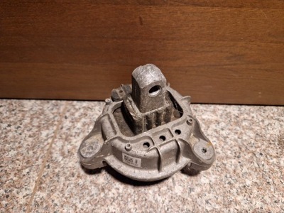 Подушка двигуна bmw 5 f10 f11 фото №1