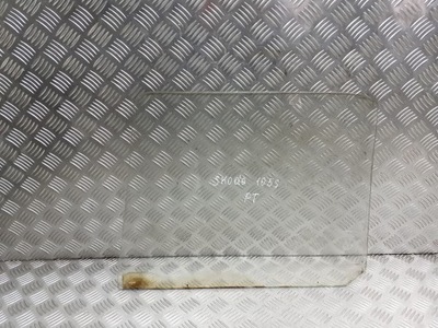 Скло двері правий задня skoda 105 s фото №1