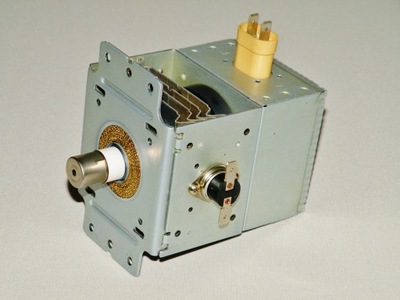 Magnetron LG 2M213 z mikrofalówki Whirlpool AMW201