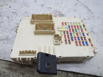 Коробка запобіжників 1.7 i40 lift 919553z020 фото №1