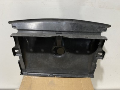 Tesla model s впуск повітря 158821000b фото №1