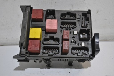 Коробка предохранителей модуль bsi renault laguna ii 8200447438a фото №1