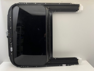 Audi a5 8t люк шторка двигатель 8t8877041e фото №1