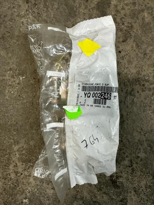 Петля верхній двері opel citroen оригінальний номер yq00224680 фото №1