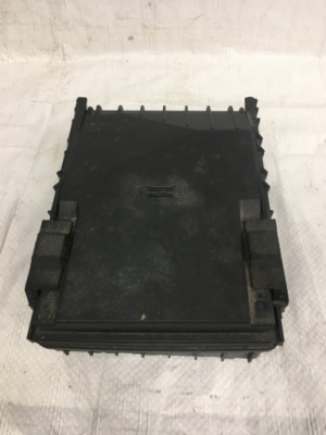 Коробка предохранителей vw passat b7 3c0937125 1k0937132f фото №1