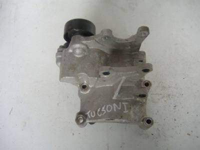 Hyundai tuucson 1 2.0crdi кронштейн генератора двигателя фото №1