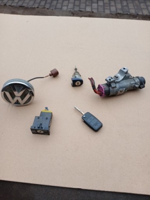 Замок запалювання вкладиші ключ оригінал vw polo 9n sedan фото №1