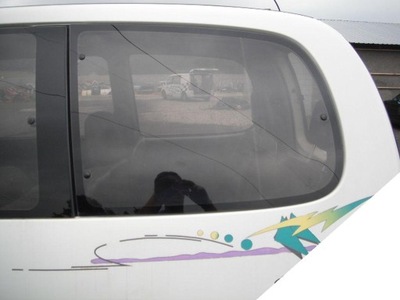 Nissan serena vanette скло кузовна ліва фото №1