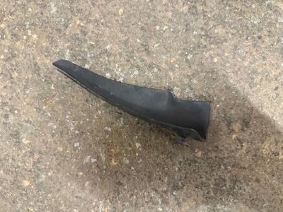 Skoda rapid 5j заглушка треугольник жабо левый фото №1