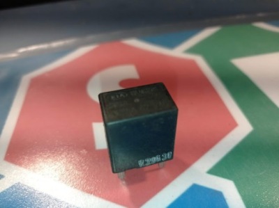 Kia motors 0k95a67740 реле sweco фото №1