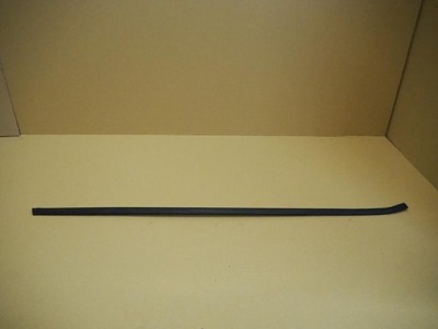 Молдинг уплотнитель правый перед citroen ds3 фото №1