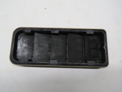 Volvo v40 2014 решётка вентиляционная под бампером задним фото №1