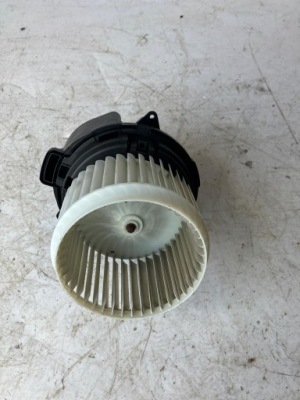 Повітродувка обігрівача sandero iii m0116360 фото №1