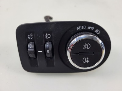 Opel astra k выключатель панель света 13493476 фото №1