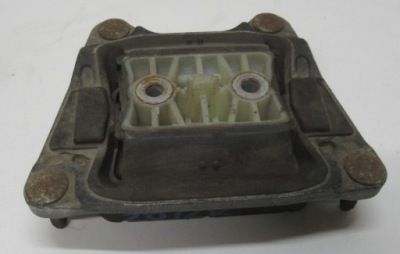 Exeo 2.0 tdi подушка коробки передач фото №1