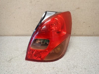 Toyota corolla verso 01-03 лампа задняя правая фото №1