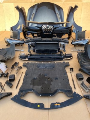 Alfa romeo giulia quadrifoglio 2,9 qv v6 перед kompletny фото №1