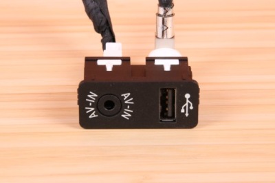 MINI R55 R56 R60 R61 PRISE USB AV IN 9229242 