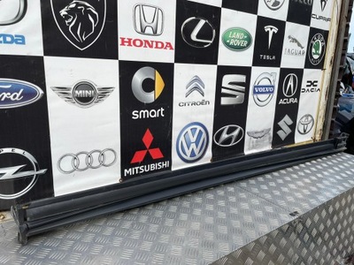 Mazda cx30 молдинг поріг права фото №1