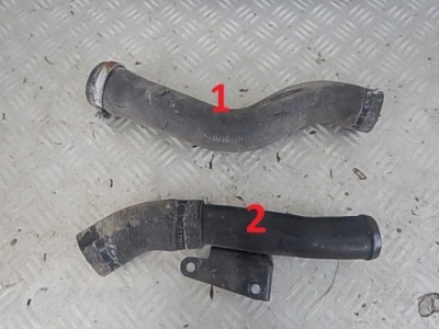 Volvo оригінальний номер 30680912 труба води патрубок радіатора фото №1