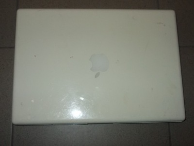 Apple MacBook