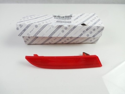 Відбивач бампера задня правий 50522975 alfa giulietta фото №1