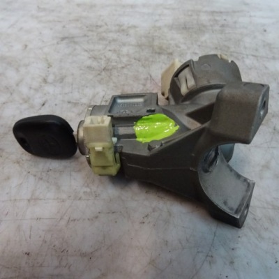 Toyota yaris ii 1.0b замок зажигания 45020-0d03 фото №1