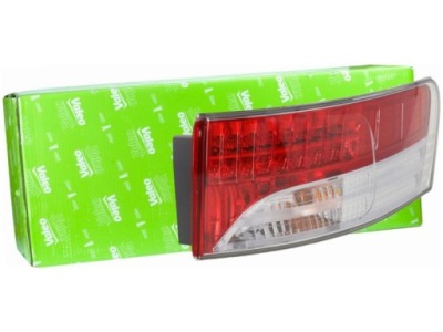 Фонарь  задний  правый  toyota avensis t27 08-11 фото №1