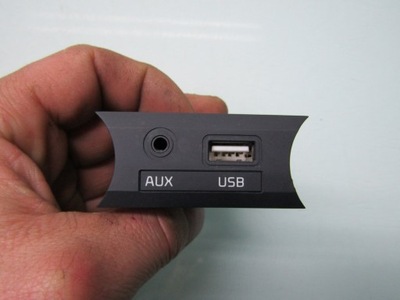 RIO III 16R ГНІЗДО USB AUX PORT ВХІД 96120-1W010