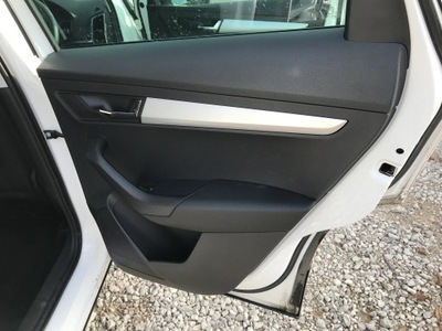 Обшивка двері задня правий skoda karoq 17- фото №1