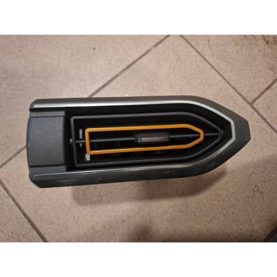 Sandero iii stepway решётка обдув 687604417r фото №1