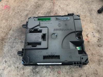 Renault laguna iii hb 07r модуль bcm 284b10028r фото №1