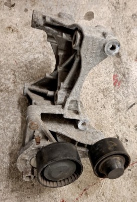 Кронштейн кронштейн кронштейн двигателя 117105124r renault talisman 1.6 dci фото №1