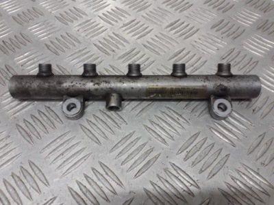 Молдинг впрыскная peugeot 407 2.0 hdi 9645689580 фото №1